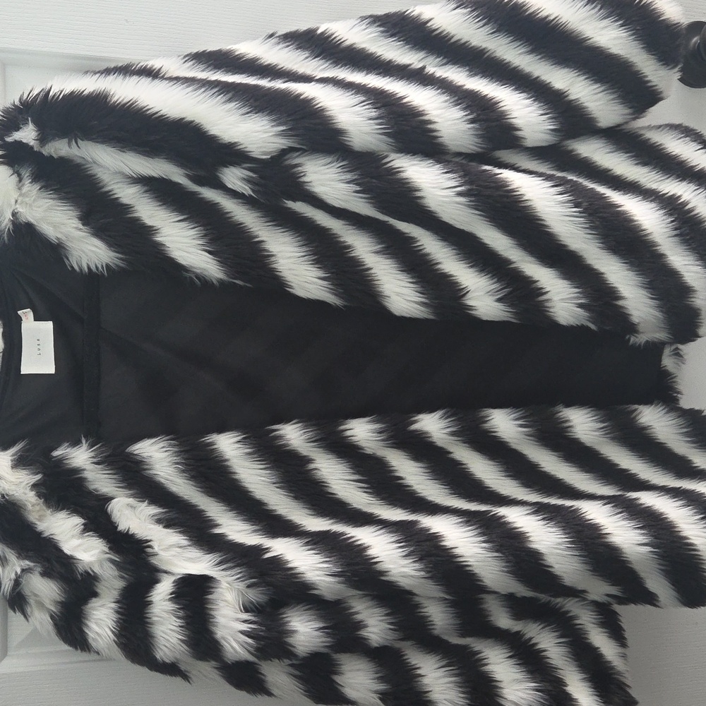 NWOT LUSH Faux Fur Coat Sz S/M